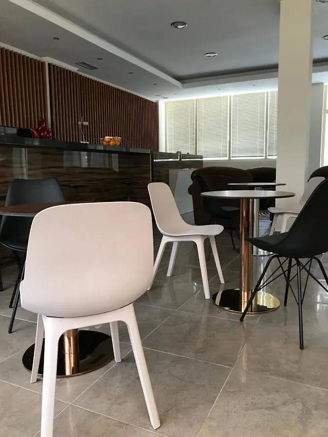 Hotel Relax Dhërmi 4*,  Albanië