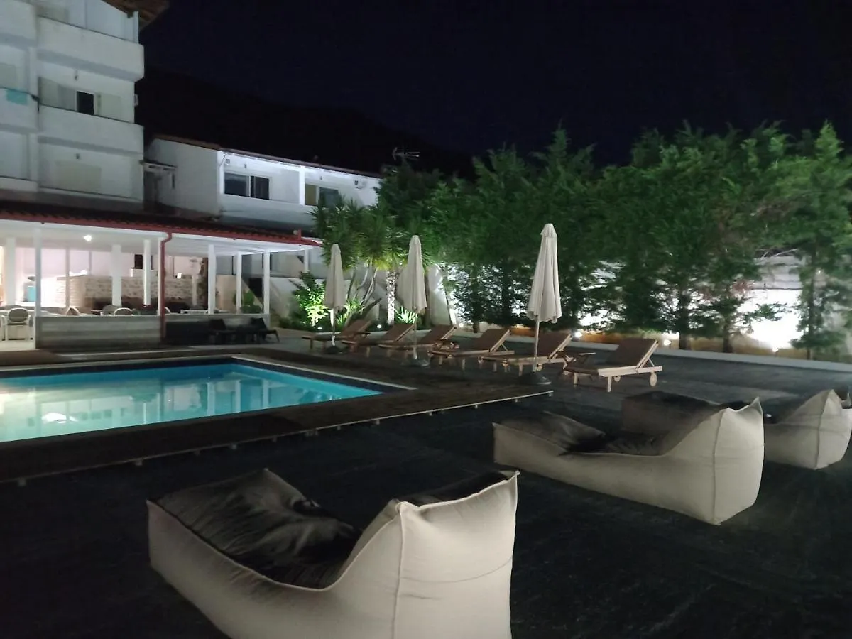 Hotel Relax Dhërmi 4*,