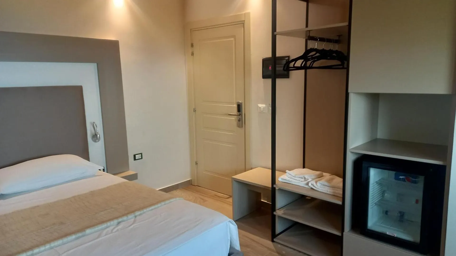 Hotel Relax Dhermi 4*,